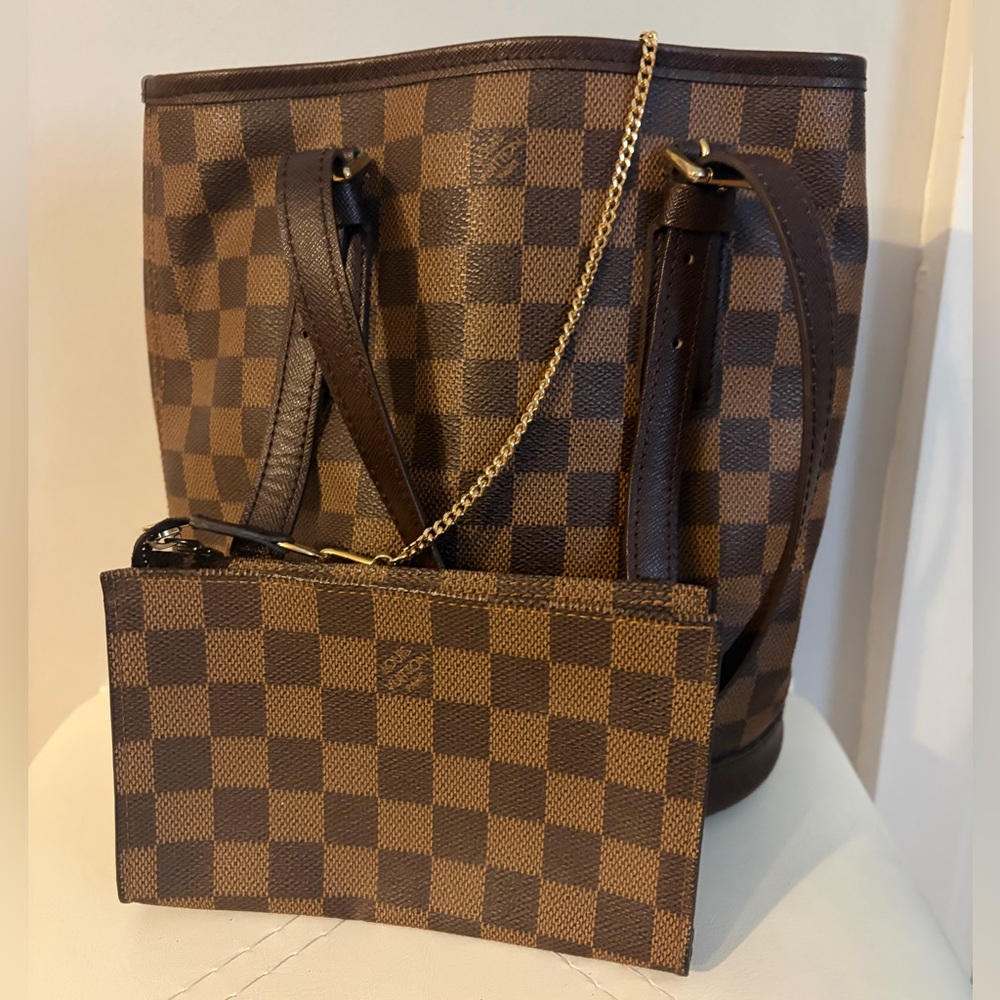 LOUIS VUITTON Damier Ebene Marais Bucket 23